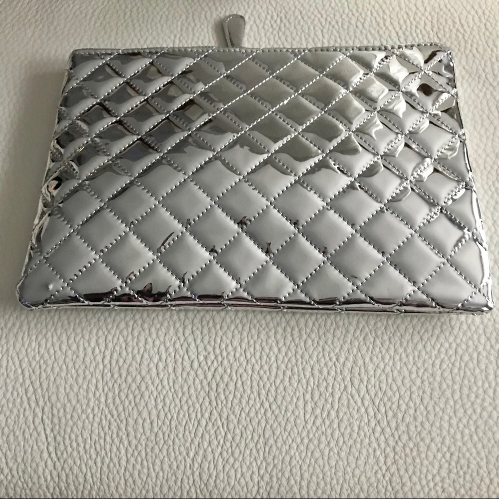 Silver Clutch - Picture 3 of 3